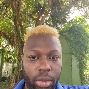 Meet your Posher, Camario